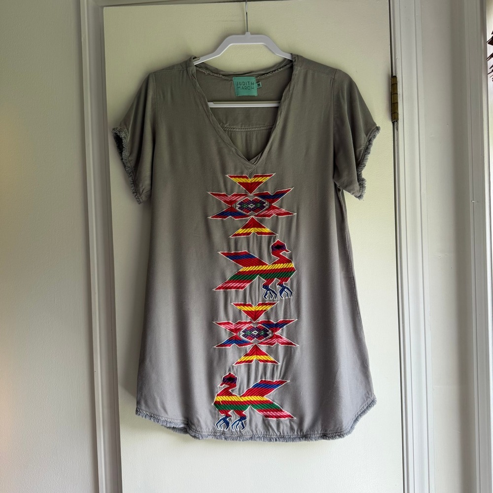 Judith March Grey Embroidered Southwestern Bird Tunic Top V-Neck 1220D-1 Medium